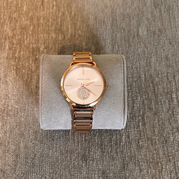 Michael Kors Rose Gold Watch - Picture 1 of 6